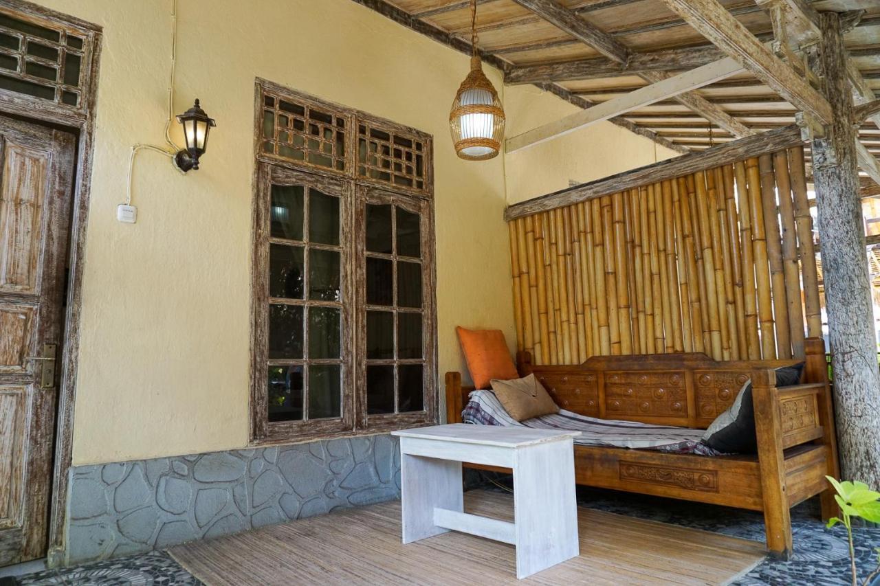 Puri Hondje Hotel Gili Trawangan Exterior photo