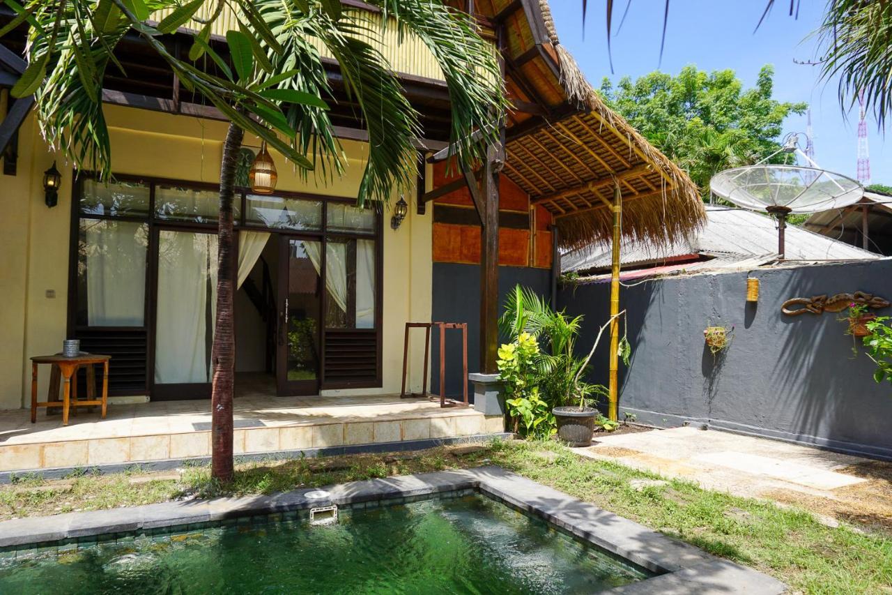 Puri Hondje Hotel Gili Trawangan Exterior photo