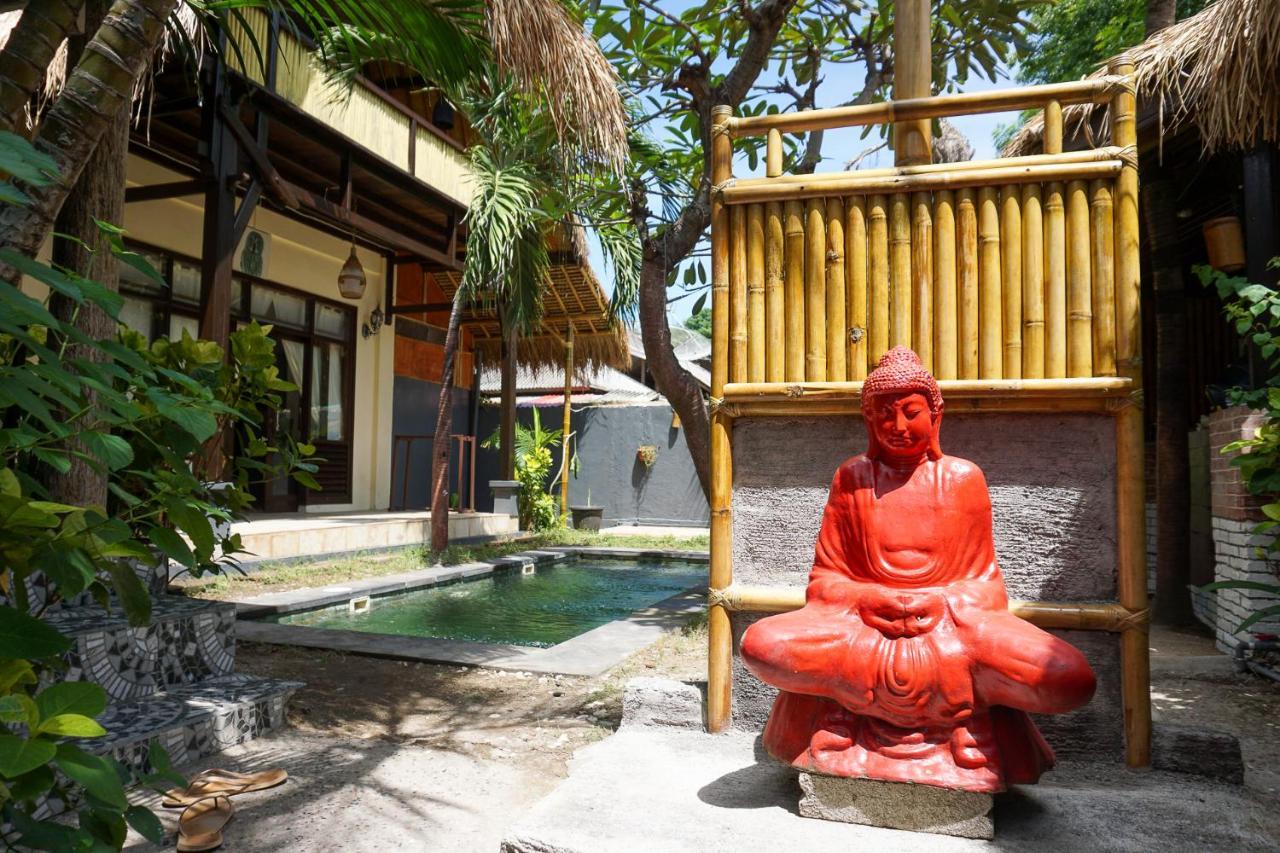 Puri Hondje Hotel Gili Trawangan Exterior photo
