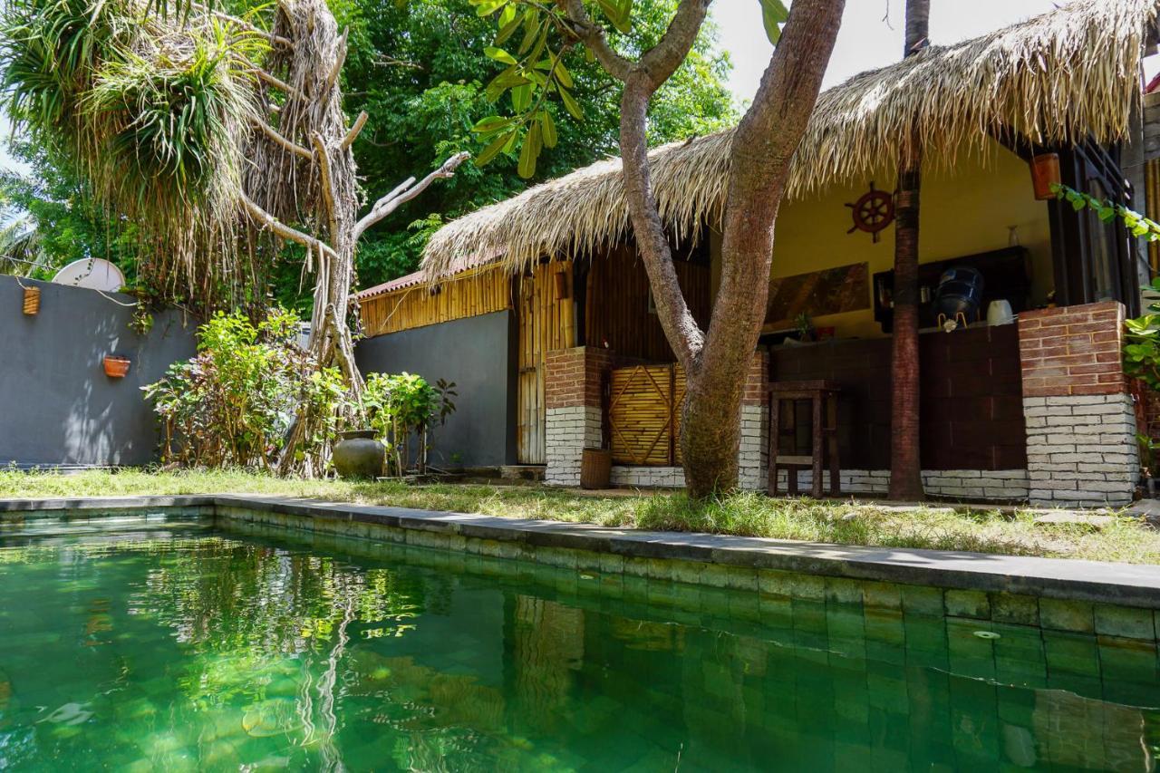 Puri Hondje Hotel Gili Trawangan Exterior photo