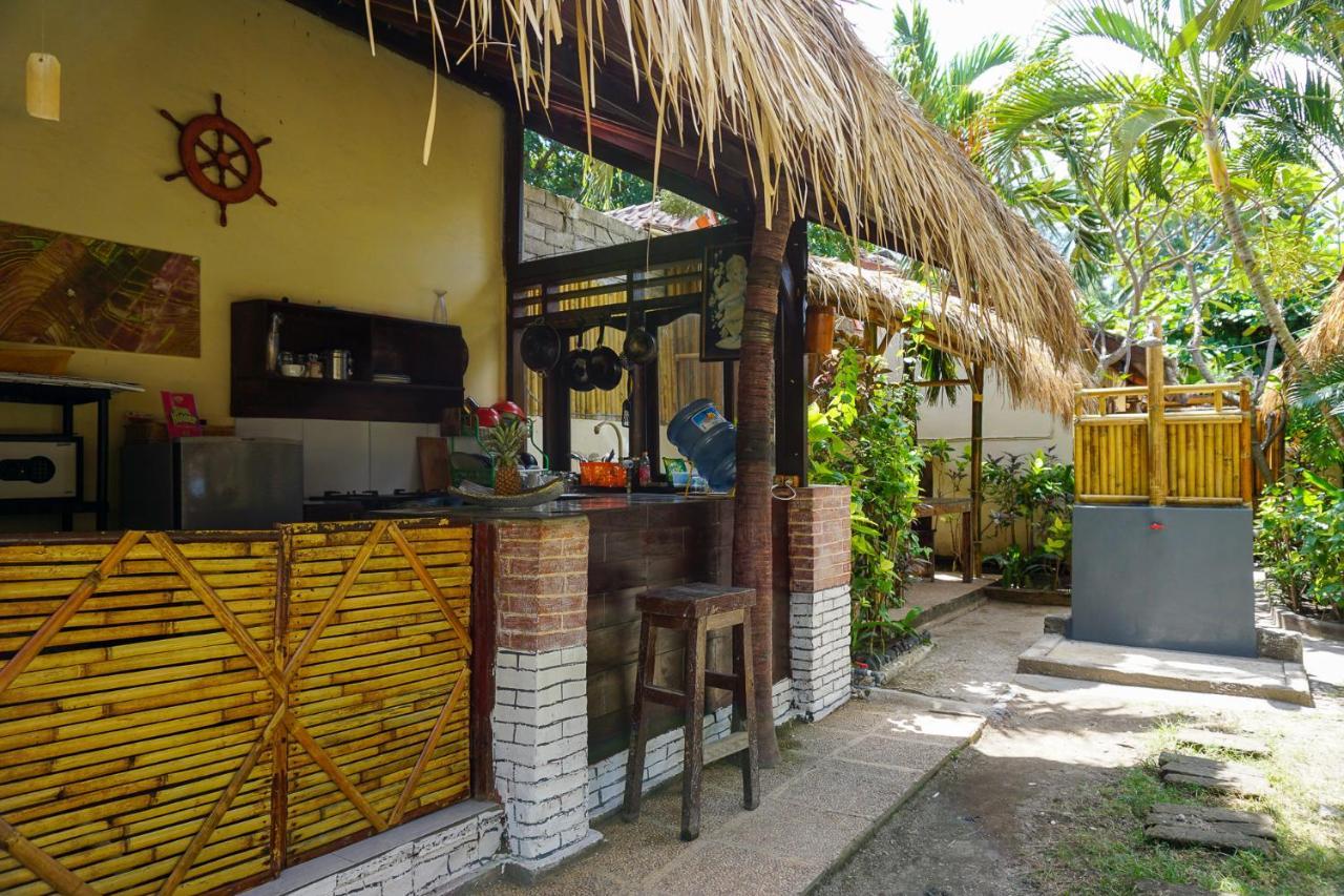 Puri Hondje Hotel Gili Trawangan Exterior photo