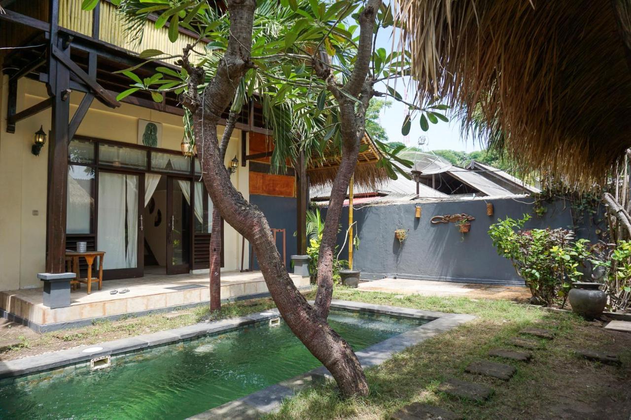 Puri Hondje Hotel Gili Trawangan Exterior photo