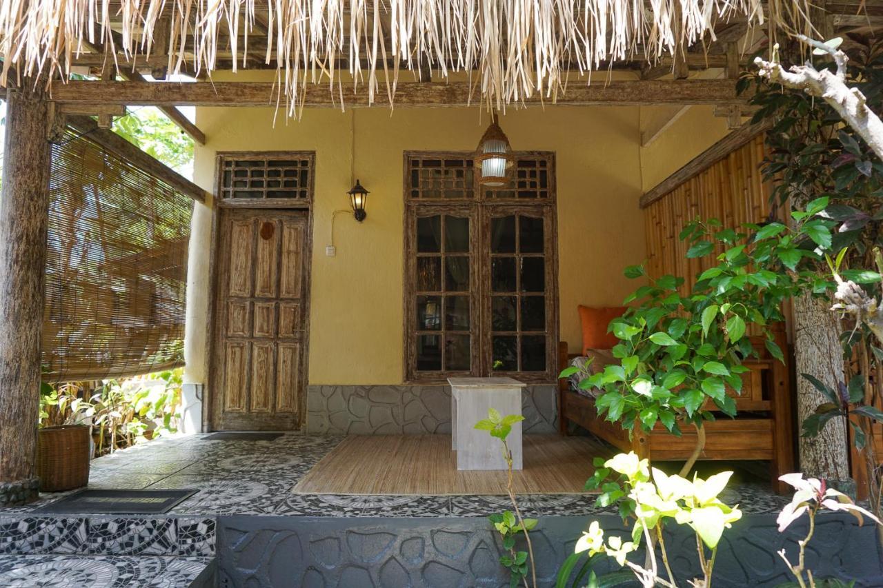 Puri Hondje Hotel Gili Trawangan Exterior photo